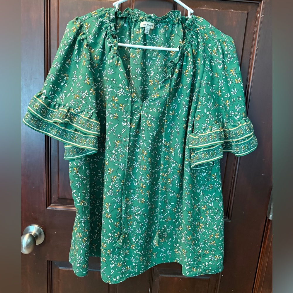 Max Studio Green Floral Blouse with Ruffle Sleeves